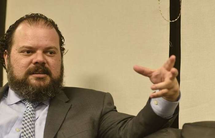 André Perfeito,economista-chefe da Necton: "Vamos ver como o BC vai encaminhar a discussão para o ano que vem. Como temos uma retomada da atividade econômica, com indicadores industriais em recuperação e o PIB mais forte, isso pode colocar um freio nas quedas" (Breno Fortes/CB/D.A Press) André Perfeito,economista-chefe da Necton: "Vamos ver como o BC vai encaminhar a discussão para o ano que vem. Como temos uma retomada da atividade econômica, com indicadores industriais em recuperação e o PIB mais forte, isso pode colocar um freio nas quedas" (Breno Fortes/CB/D.A Press)