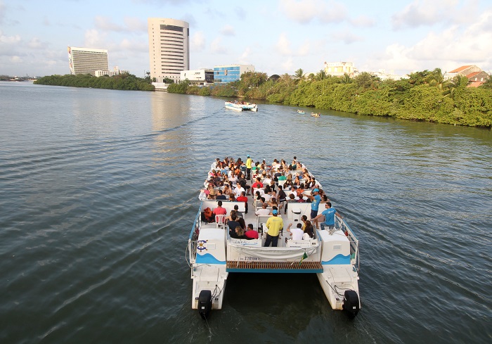 O passeio de catamarã deste sábado (14) será noturno e começa às 17h30. (Foto: Nando Chiappetta/Arquivo DP) O passeio de catamarã deste sábado (14) será noturno e começa às 17h30. (Foto: Nando Chiappetta/Arquivo DP)