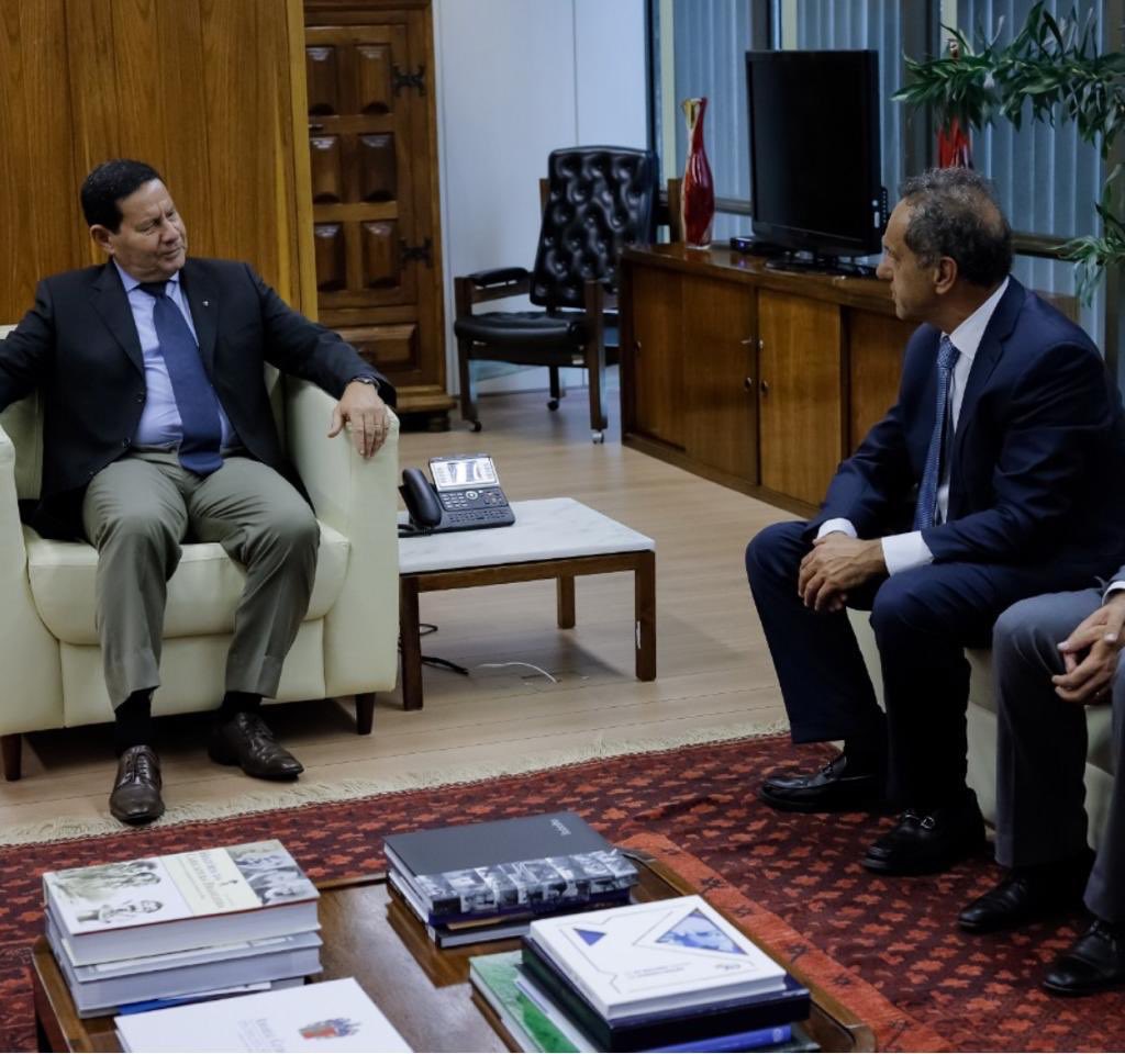 (Foto: Reprodução/Twitter) (Foto: Reprodução/Twitter)
