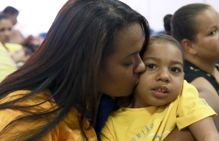 "A grande vítima é a mãe, que trabalhava, mas teve que parar pra ficar perto do filho, que era casada, mas foi deixada", desabafa a presidente da associação União de Mães de Anjos Germana Soares (Foto: Bruna Costa/Esp. DP) "A grande vítima é a mãe, que trabalhava, mas teve que parar pra ficar perto do filho, que era casada, mas foi deixada", desabafa a presidente da associação União de Mães de Anjos Germana Soares (Foto: Bruna Costa/Esp. DP)