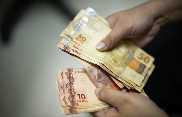Pela legislação, o prazo para editar o decreto com o valor do salário mínimo para 2020 vai até 31 de dezembro. (Foto: Marcello Casal Jr./Agência Brasil) Pela legislação, o prazo para editar o decreto com o valor do salário mínimo para 2020 vai até 31 de dezembro. (Foto: Marcello Casal Jr./Agência Brasil)