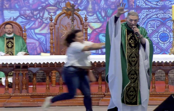 Resultado de imagem para 'Bendito empurrão' - Padre Marcelo Rossi diz ver novo sentido à vida