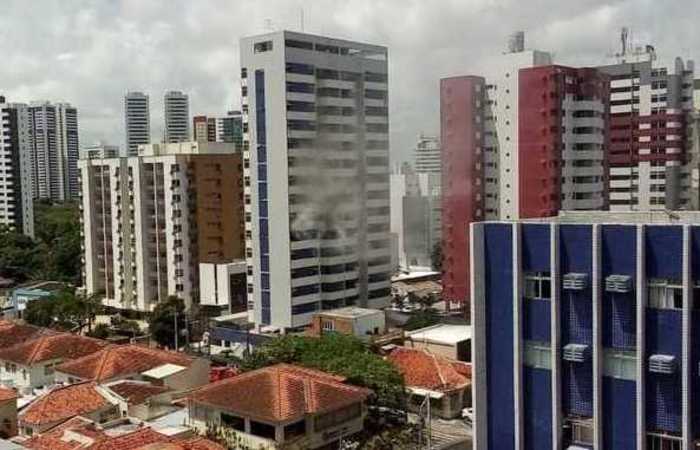 Apartamento em área nobre do Recife pega fogo na manhã de Natal | Local:  Diario de Pernambuco