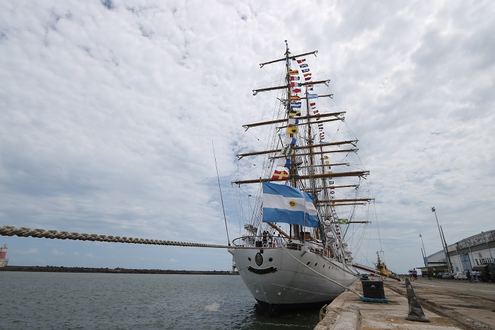 O barco estará aberto à visitação dos pernambucanos e turistas na quinta-feira (2) e na sexta-feira (3), entre as 14h e as 17h. (Foto: Tarciso Augusto / Esp. DP Foto.)