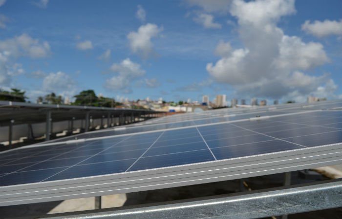 Usina Solar Luiz Gonzaga II est em fase de instalao no municpio de Terra Nova. ( Malu Cavalcanti/ Esp. DP - Economia)