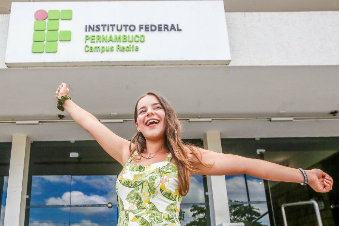 Rebeca Leal, 14, conquistou o primeiro lugar geral com mdia 94,4. (Foto: Leandro de Santana/Esp.DP)