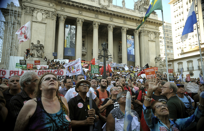 O direito de protesto  garantido pelo artigo 5 da Constituio, que protege as liberdades de expresso, associao e reunio (Foto: Fernando Frazo/ Agencia Brasil)