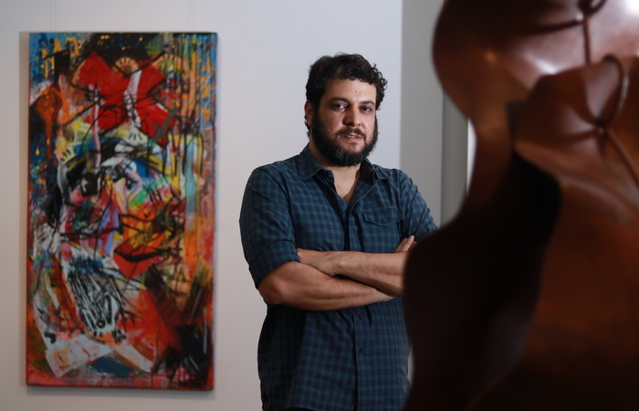 Júlio Cavani, curador da exposição. (Foto: Bruna Costa/DP FOTO) Júlio Cavani, curador da exposição. (Foto: Bruna Costa/DP FOTO)