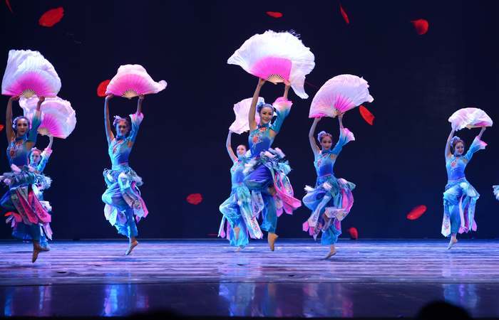 A performance conta com 25 artistas chineses. (Foto: Divulgao)