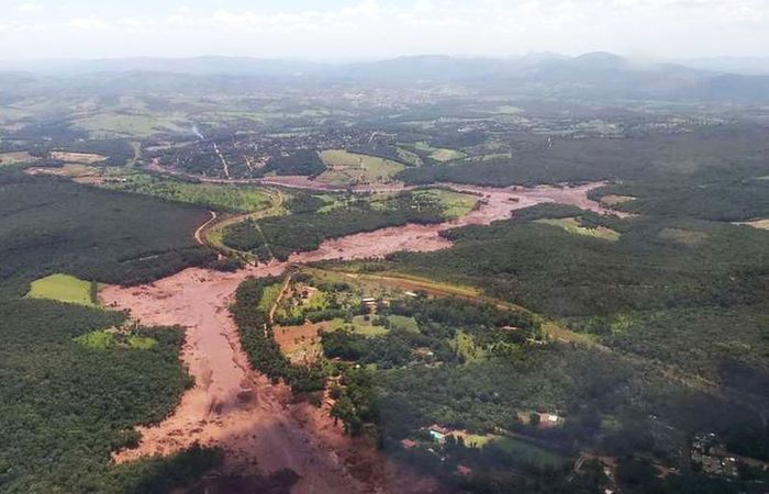 O nmero oficial de mortos da tragdia  de 255 e 15 pessoas ainda so dadas como desaparecidas (Foto: Divulgao/Corpo de Bombeiros de Minas Gerais)