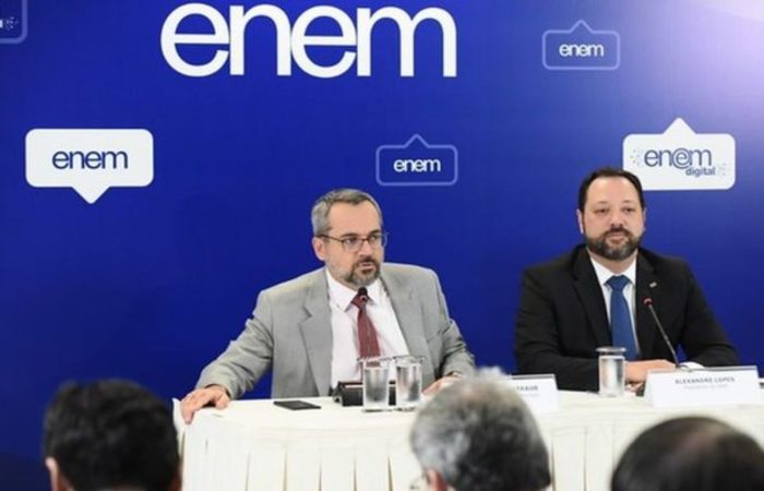 Ministro da Educação, Abraham Weintraub confirmou no sábado (18) que milhares de participantes haviam recebidos notas com erros (Foto: Luís Fortes/MEC) Ministro da Educação, Abraham Weintraub confirmou no sábado (18) que milhares de participantes haviam recebidos notas com erros (Foto: Luís Fortes/MEC)