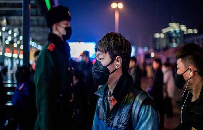 Coronavírus de hospedeiro desconhecido matou 17 pessoas na China. (Foto: Nicolas Asfouri/AFP) Coronavírus de hospedeiro desconhecido matou 17 pessoas na China. (Foto: Nicolas Asfouri/AFP)