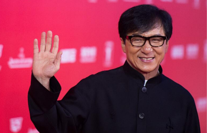Jackie Chan oferece R$ 615 mil a criador de remédio contra ...