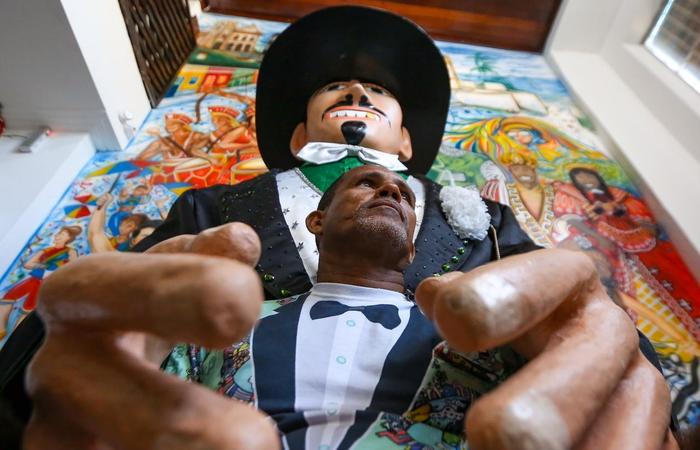 De carregador de trouxa de roupa a manipulador do gigante mais famoso.  (Foto: Leandro de Santana/Esp.DP)