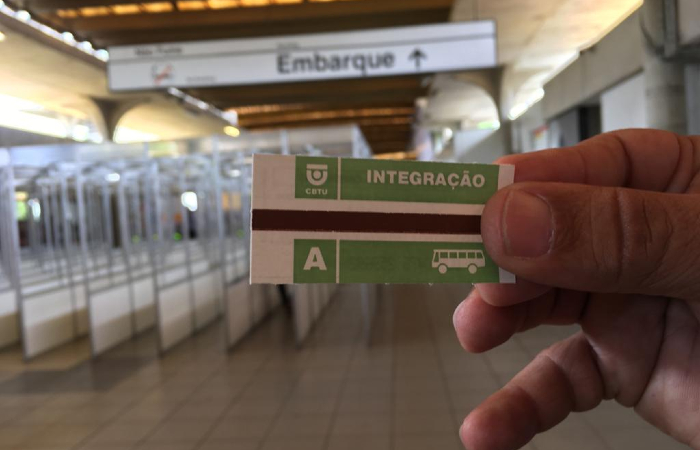 Metrô ressuscita bilhetes de papel excepcionalmente para o Galo. (Foto: Diogo Cavalcante/DP.) Metrô ressuscita bilhetes de papel excepcionalmente para o Galo. (Foto: Diogo Cavalcante/DP.)
