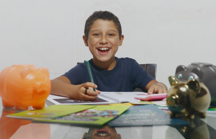 Júlio Schoeneman estuda o tema desde 2017 e já modificou atitudes em casa e na escola. (Foto: Bruna Costa / Esp.DP Foto) Júlio Schoeneman estuda o tema desde 2017 e já modificou atitudes em casa e na escola. (Foto: Bruna Costa / Esp.DP Foto)