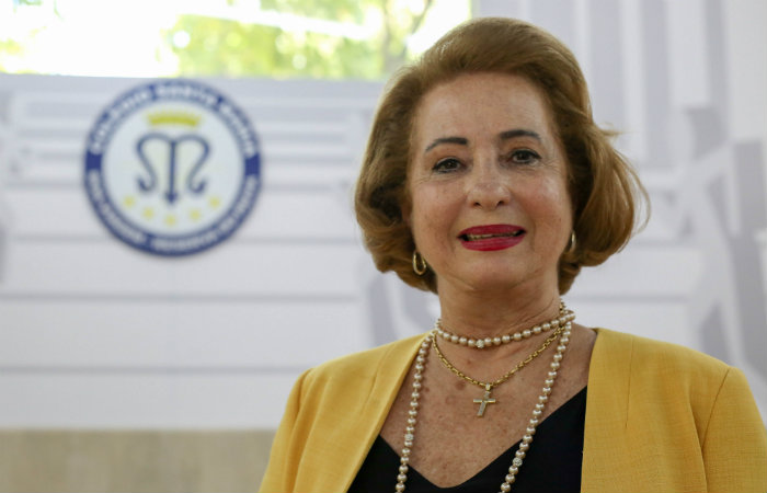 "Me encanta saber que voc colabora na formao de um cidado. A funo mais nobre na sociedade, que participa da formao de todas as profisses", diz Rosa Amlia, uma das homenageadas do Prmio Tacaruna Mulher (Foto: Leandro Santana/DP)