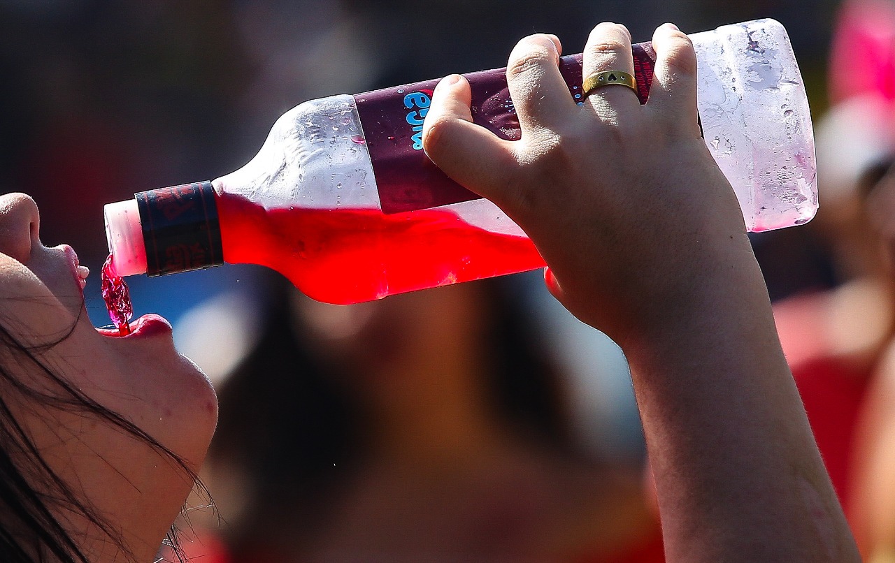 Cresce abuso de álcool por adolescentes | Local: Diario de Pernambuco