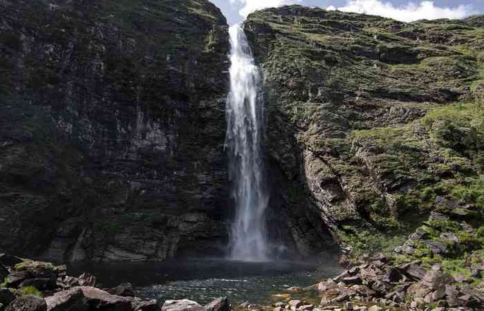 Cachoeira Casca D'Anta, considerada a maior queda do Rio São Francisco e a segunda maior do estado. Está localizada dentro do Parque Nacional Serra da Canastra, em São Roque de Minas (Foto: Wikimedia Commons/Divulgação) Cachoeira Casca D'Anta, considerada a maior queda do Rio São Francisco e a segunda maior do estado. Está localizada dentro do Parque Nacional Serra da Canastra, em São Roque de Minas (Foto: Wikimedia Commons/Divulgação)
