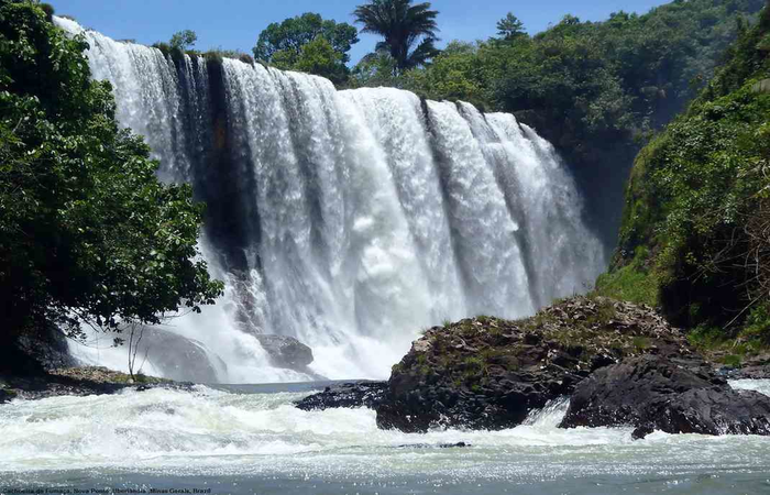 Cachoeira da Fumaa, em Nova Ponte, no Tringulo Mineiro, a 60 quilmetros de Uberlndia e 440 de Belo Horizonte (Foto: Wikimedia Commons/Divulgao)