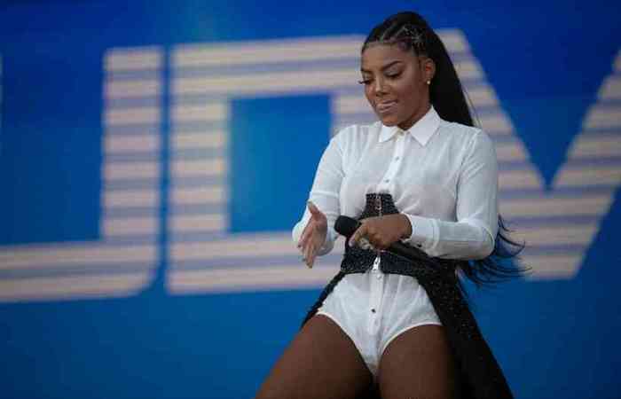 Último lançamento de Ludmilla foi a canção 'Pulando na pipoca' (Foto: Mauro Pimentel/AFP) Último lançamento de Ludmilla foi a canção 'Pulando na pipoca' (Foto: Mauro Pimentel/AFP)