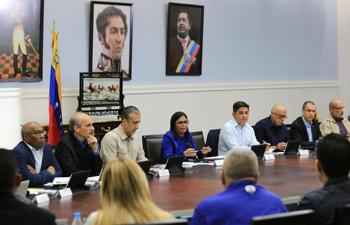 Reunio no Palcio de Miraflores em que a vice-presidente da Venezuela, Delcy Rodrguez, anunciou os dois casos da doena.  (Foto: JHONN ZERPA / Venezuelan Presidency / AFP
)