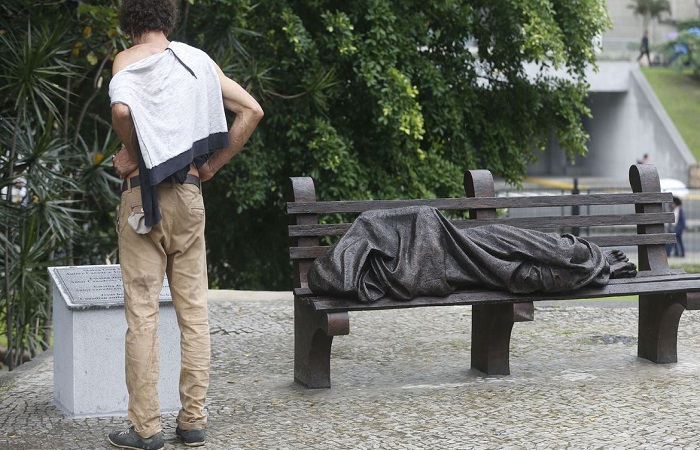 Pessoas em situao de rua, com deficincia e idosos so alvos. (Foto: Fernando Frazo/ Agncia Brasil)