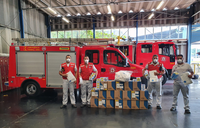 Entre as iniciativas, doaes de materiais diversos para apoio  rea da sade. (Foto: FCA/Divulgao)