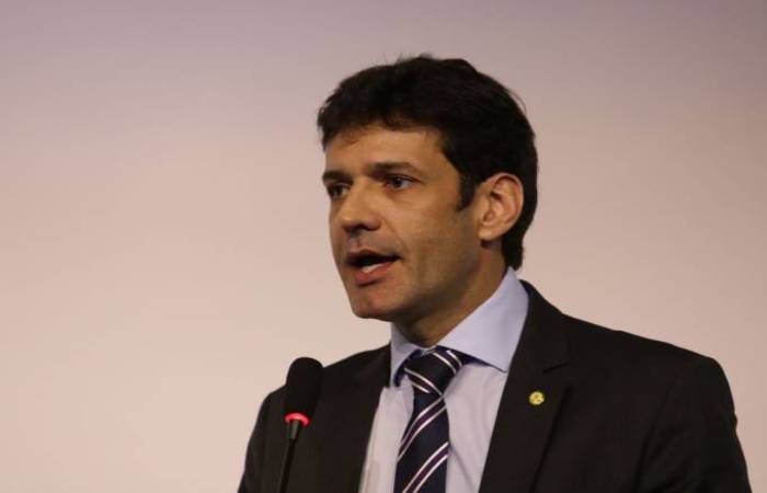 O Ministro do Turismo, Marcelo Álvaro Antonio, diz que governo prepara MP para definir as regras (Foto: Rovena Rosa/Agência Brasil) O Ministro do Turismo, Marcelo Álvaro Antonio, diz que governo prepara MP para definir as regras (Foto: Rovena Rosa/Agência Brasil)