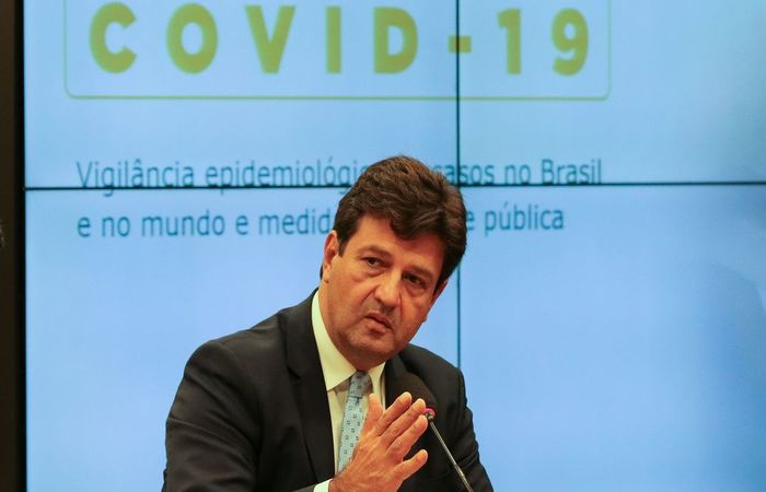 Durante a coletiva, Mandetta também comentou sobre anúncio falso do primeiro caso de coronavírus em janeiro (Foto: Fabio Rodrigues Pozzebom/Agência Brasil) Durante a coletiva, Mandetta também comentou sobre anúncio falso do primeiro caso de coronavírus em janeiro (Foto: Fabio Rodrigues Pozzebom/Agência Brasil)