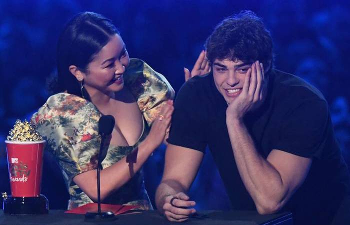 Lana Condor e Noah Centineo, do filme Para Todos os Garotos que J Amei, esto entre os convidados. (Foto: Valerie Macon/AFP)