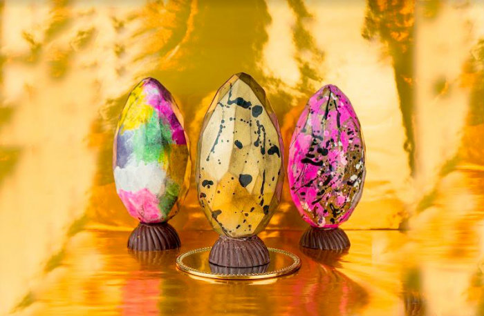 O Signature Egg (450g), da Cake and Bake, é o ovo de chocolate belga meio amargo recheado com Nutella e totalmente pintado a mão (Foto: Divulgação) O Signature Egg (450g), da Cake and Bake, é o ovo de chocolate belga meio amargo recheado com Nutella e totalmente pintado a mão (Foto: Divulgação)