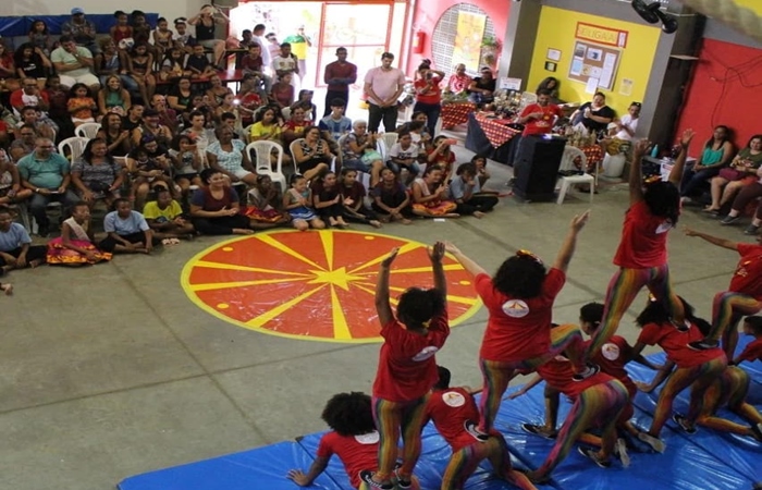 A EPC forma, há 24 anos, profissionais da arte circense. Possui, ainda, um grupo de 100 crianças que realizam aulas gratuitas. (Foto: Patrícia Monteiro) A EPC forma, há 24 anos, profissionais da arte circense. Possui, ainda, um grupo de 100 crianças que realizam aulas gratuitas. (Foto: Patrícia Monteiro)