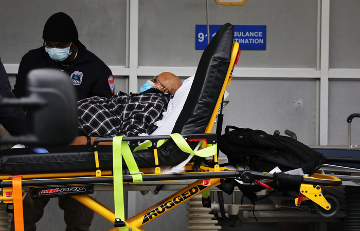  Nova York  o epicentro da pandemia em solo americano, com mais de 7 mil mortes registradas (Foto: SPENCER PLATT / GETTY IMAGES NORTH AMERICA / Getty Images via AFP)