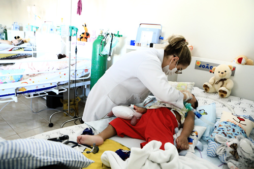Dependentes de equipamentos médicos para sobreviver são Dependentes de equipamentos médicos para sobreviver são