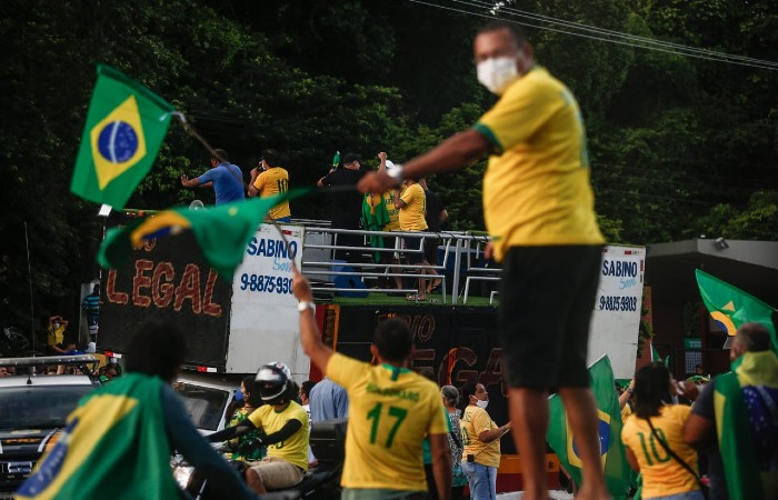 Trio elétrico de apoiadores de Bolsonaro (Foto: Paulo Paiva/ DP)