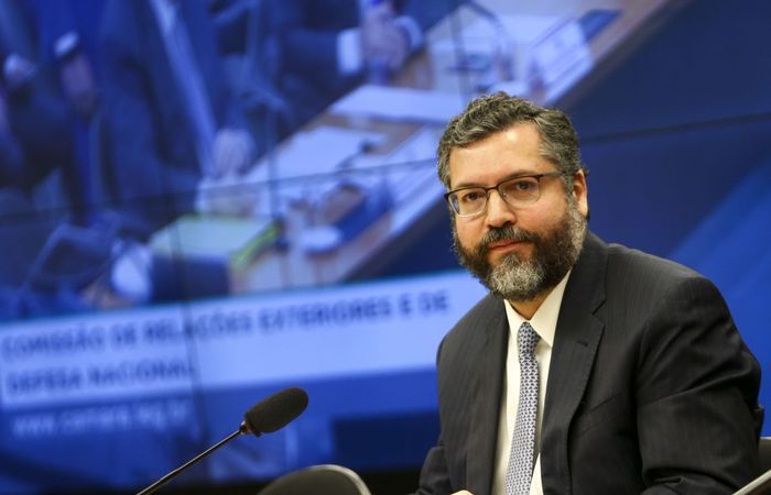 Ernesto não pede desculpas e culpa jornal de Israel Ernesto não pede desculpas e culpa jornal de Israel