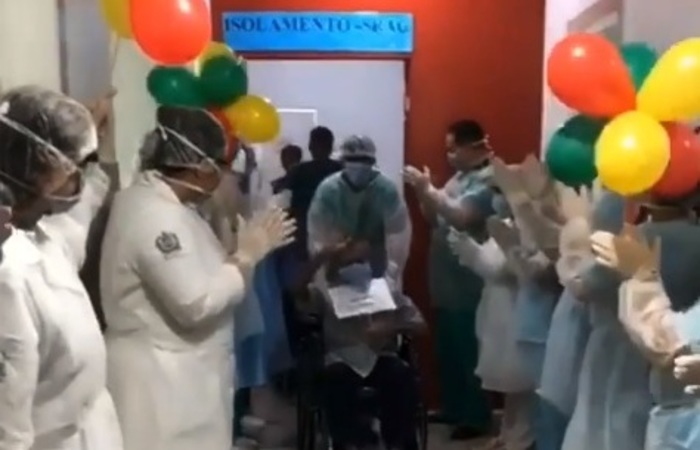As imagens registradas nos corredores dos hospitais fazem parte de um movimento que se repete em todo o mundo. (Foto: Reprodução/Instagram)