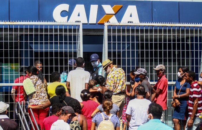 Agência da Caixa no bairro da Encruzilhada, no Recife (Foto: Bruna Costa/DP Foto)