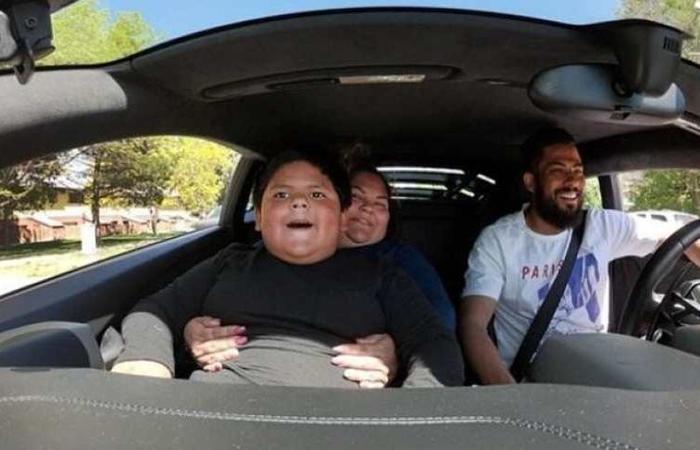 O menino se divertiu em passeio após dar susto em família (Foto: Reprodução/KSL5TV) O menino se divertiu em passeio após dar susto em família (Foto: Reprodução/KSL5TV)