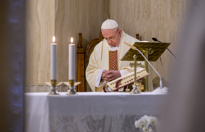 Segundo o texto da arquidiocese, o pontífice também quis saber como estão os pobres e expressou sua preocupação pela situação deles (Foto: Handout/Vatican Media/AFP) Segundo o texto da arquidiocese, o pontífice também quis saber como estão os pobres e expressou sua preocupação pela situação deles (Foto: Handout/Vatican Media/AFP)
