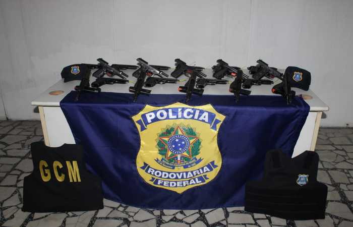 Grupo de empresários do PR faz doações de armas à Polícia