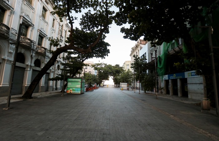 Estados decretam lockdown para tentar diminuir efeitos da pandemia | Local:  Diario de Pernambuco