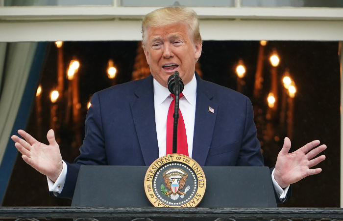 Decisão foi tomada por Trump neste domingo (24). (Foto: Mandel Ngan/AFP.) Decisão foi tomada por Trump neste domingo (24). (Foto: Mandel Ngan/AFP.)
