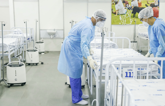 Estimativas também divulgadas nesta sexta pelo Imperial College indicam que a transmissão da doença continua acelerando no Brasil. (Foto: Andréa Rêgo Barros/PCR.)
Estimativas também divulgadas nesta sexta pelo Imperial College indicam que a transmissão da doença continua acelerando no Brasil. (Foto: Andréa Rêgo Barros/PCR.)