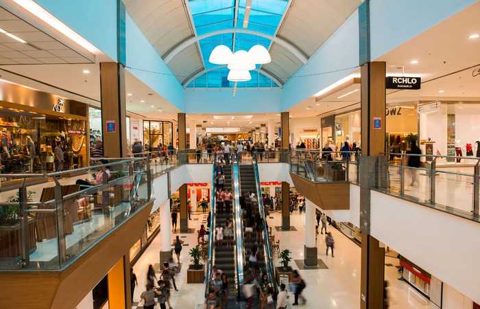 Shoppings de Pernambuco, como o Tacaruna, seguem fechados. (Foto: Wilton Marcelino/Divulgao)