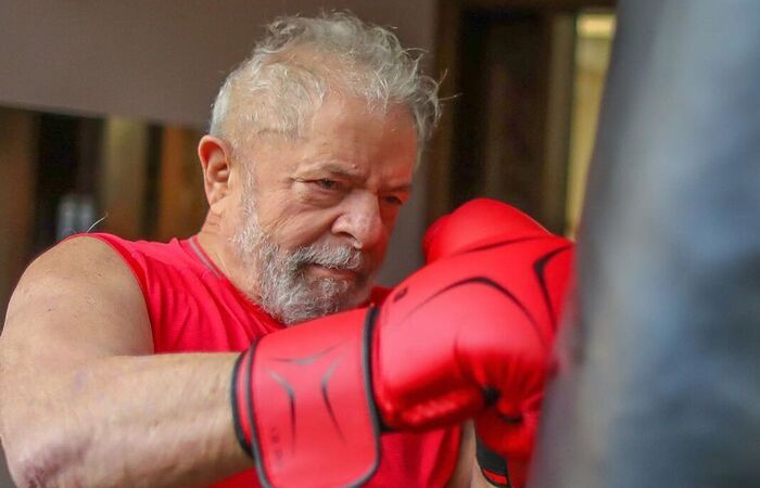 Aos 4 anos, ex-presidente luta boxe para manter a forma e aliviar tenses (Foto: Ricado Stuckert/Divulgao)