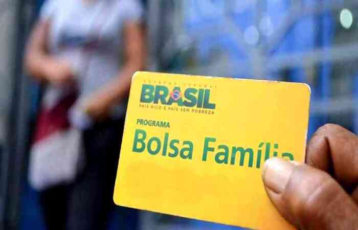 Governo retira R$ 83 milhões do Bolsa Família e destina à ...