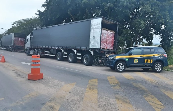 Um dos motoristas era reincidente nesta prática (Foto: PRF / Divulgação)