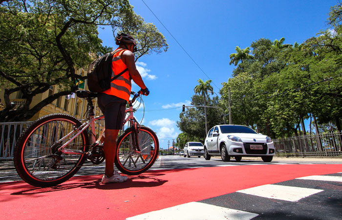 Estrutura da cidade precisa ser suficiente para oferecer segurana e mobilidade aos ciclistas (Paulo Paiva / DP FOTO)